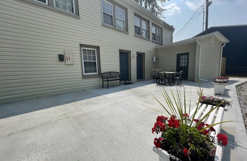 Seelyville Apartment | All-inclusive Single Level 3 Bedroom Apartment w/Full Bath, & Equipped Kitchen