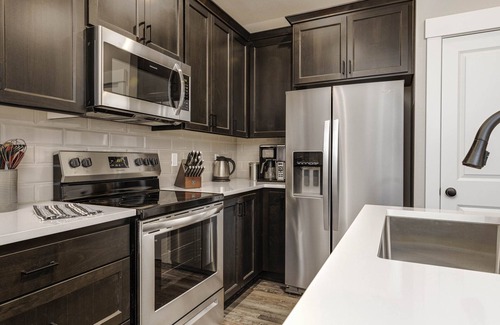Carlton House | All New! Maison Monroe in Carlton