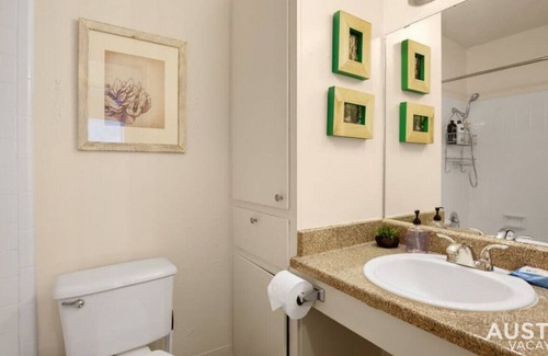 North Loop Apartment | All of North Loop at Your Door! Private Apt + Pool
