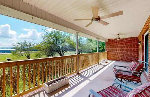 Mills River House | All Roads Lead to Here