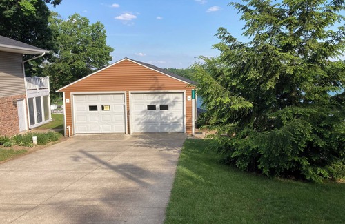 Union Cottage | All Sports Lakefront Cottage