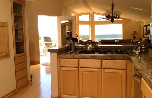 Cayucos House | All the Amenities! Relax, unwind, enjoy the beach, sunsets, winetasting & more!