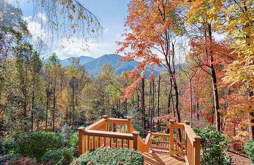 Valley Creek Run Cabin | All the comfort of home log cabin, mountain View, Hot Tub, Pool Table, sleeps 10