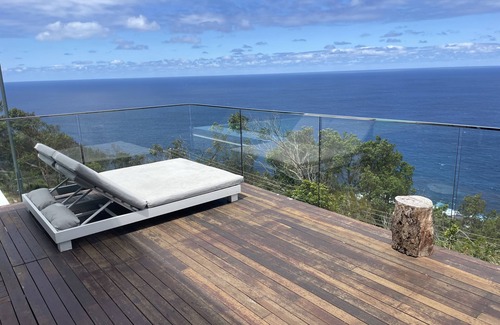 Otford House | All The Views - Ocean & Bush with Heated Infinity Lap and Play Pool