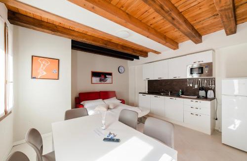 Dorsoduro Apartment | Alla Corte