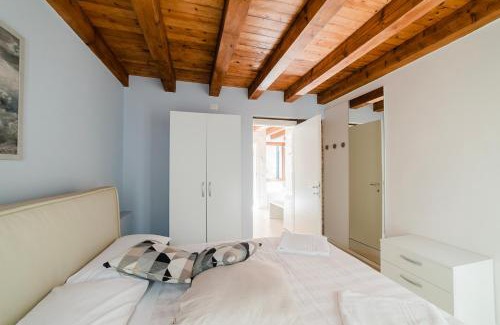 Dorsoduro Apartment | Alla Corte