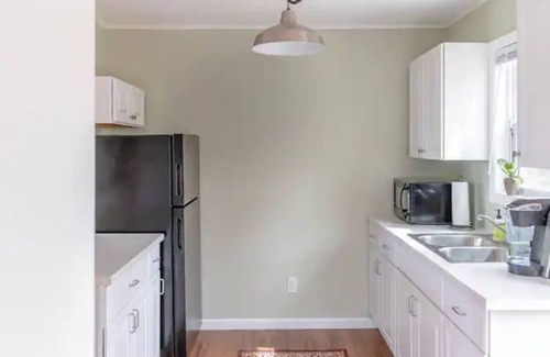 Blacksburg House | Allegany Cottage-Less than 2 miles to Virginia Tech!