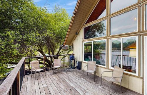 Groveland House | Allen Edgewater Retreat