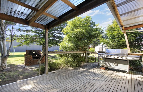 Lakes Entrance House | Allen's On Esplanade