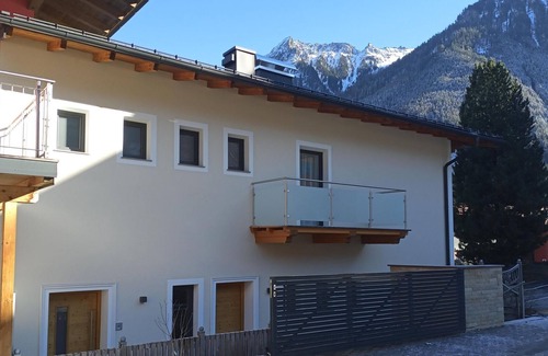 Krimml House | Allergy-free Apartment in Oberkrimml near Waterfalls