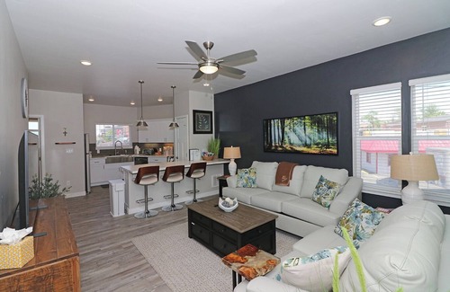 Grand Junction House | Allergy Friendly Near CMU Modern Ascend