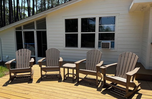 Alligator Point House | Alligator Point & Paddle. Pond home- Short walk to the beach.