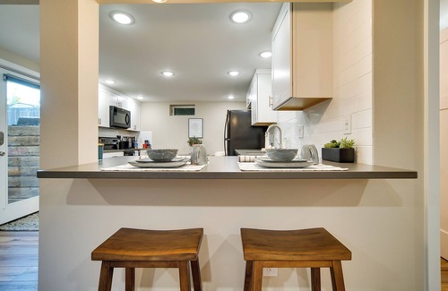 Turnagain Apartment | Alluring Anchorage Apt - Walk to Coastal Trl!