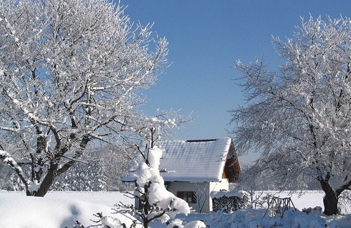 Luft House | Alluring Holiday Home in Ubersee with Whirlpool