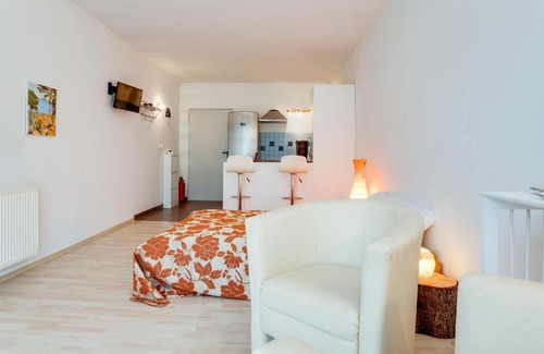 Hohenau an der March House | Alluring Holiday Home in Hohenau an der March with Garden