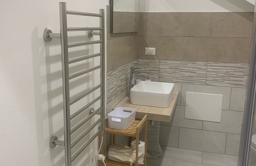 Oristano House | ALLWHITE IUN R5535 CIN IT095038C2000R5535