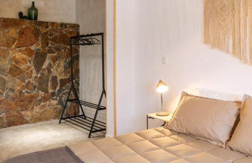 Olalhas House | Alma-Rio Room 3 by Mycelia