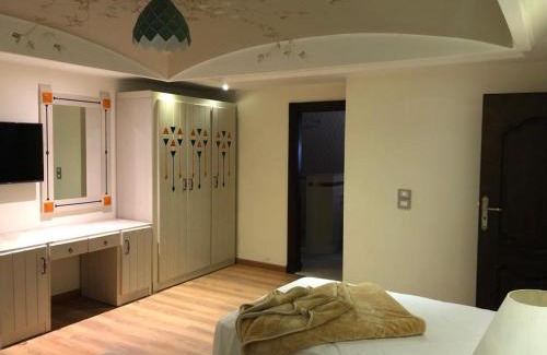 Mansoura Apartment | ALMADIAFAH- No forigner المضيفة للوحدات الفندقيه -عرب فقط