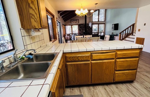 Lake Almanor West House | Almanor Oasis with Golf Course View