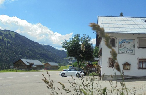 Balderschwang Apartment | Almblick Ferienwohnung mit Ausblick auf die Berge