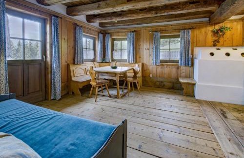 Zettersfeld Ski Resort Apartment | Almdorf Hochlienz, Apartment Alm 30