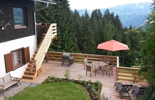 Fresach House | Almhaus ZUCKERL with a tiled stove at 1200 m with a dream view