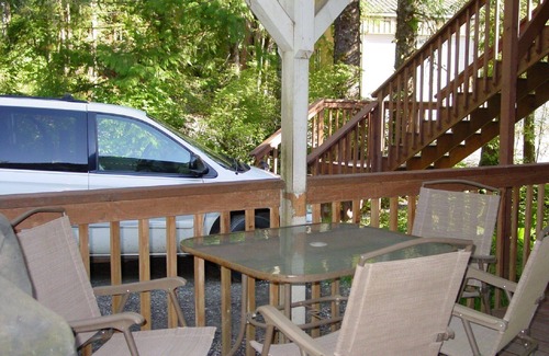 Ketchikan Apartment | Almost Home 3-bdrm overlooking Knudson Cove Marina. Fishermen & families welcome