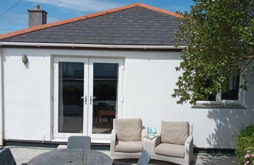 Praa Sands House | Almost on the beach at Salakee