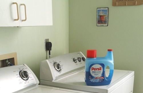 Lake Jackson House | Almost Paradise. Two bedrooms with private bathroom.