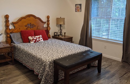 Lake Jackson House | Almost Paradise. Two bedrooms with private bathroom.