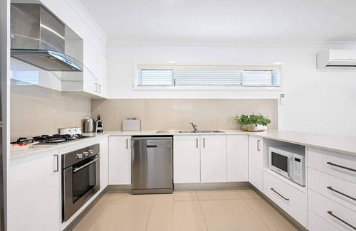 Bletchington House | Aloe Vera Retreat - Close to Gardens & Wineries