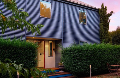 Hepburn House | Alofi- stunning views and a private cinema room await you!
