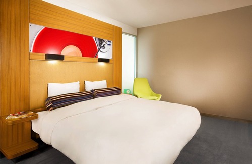Mount Laurel Hotel | Aloft Mount Laurel
