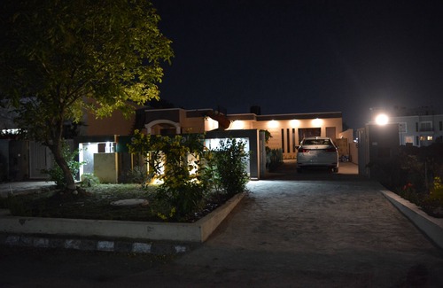 Mohali Villa | Aloha Villa Pool Suite