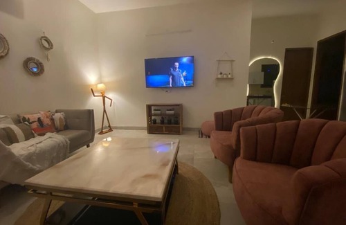 Mohali Villa | Aloha Villa Pool Suite