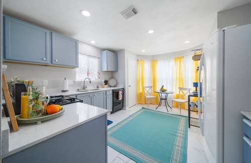 Houston House | Aloha and welcome to your own private slice of paradise right here in Houston!