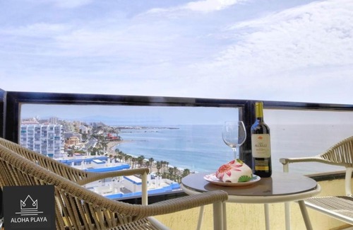 Torrequebrada Apartment | Aloha Playa Deluxe WiFi Swimming Pools & Parking