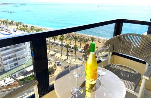 Torrequebrada Apartment | Aloha Playa Deluxe WiFi Swimming Pools & Parking