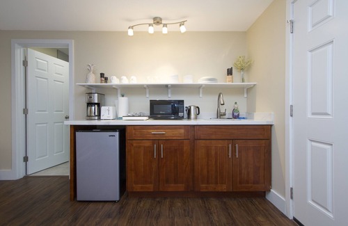 Haleiwa House | Aloha Studio/Haleiwa/Turtle beach/AC/30 day min