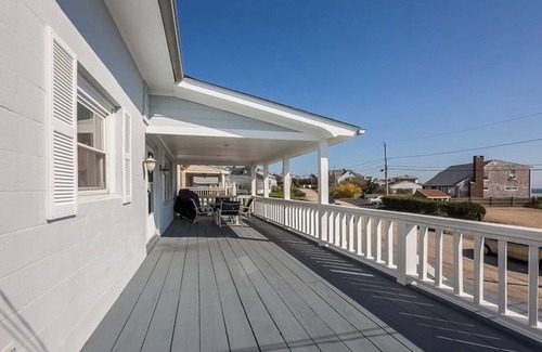 Bonnet Shores House | A’Long the Dunes! Private beach entrance and ocean views!