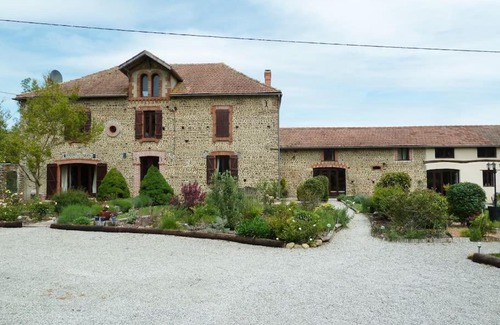 Saint-Lezer Apartment | Alpaca farm - 6 bed Gite & 2 X Double B&B rooms