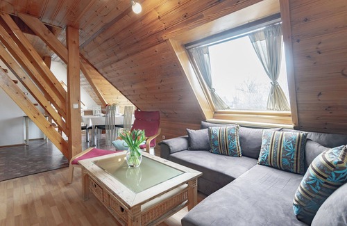 Memmingen Apartment | Alpen-hostel Nordgrat 7 Buxacher Straße 23 mit Motorradvermietung