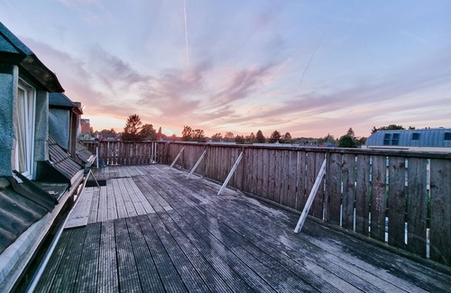 Bockum Apartment | Alpha Apartments: XXL Dachstudio, 8 Bett, Terrasse