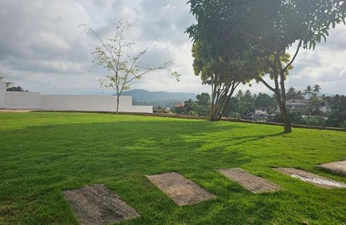 Illukkumbura House | Alpha Bungalow - Kandy