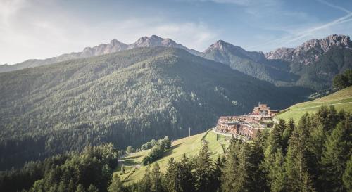 Sorafurcia Hotel | Alpin Panorama Hotel Hubertus