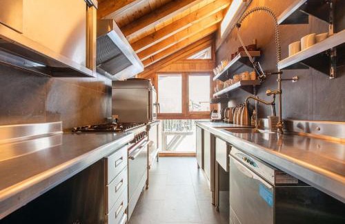 Champagny-en-Vanoise Ski Chalet | Alpine Chalet with Spa and pets