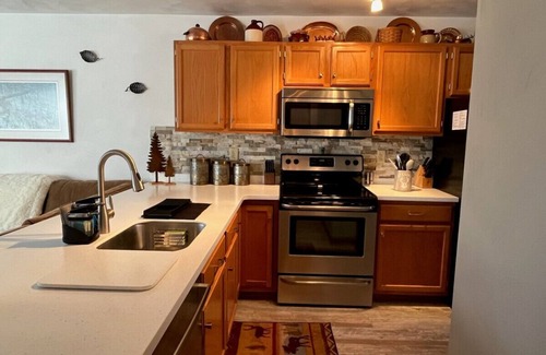 Hidden Valley House | 🐾🔥 Alpine Escape | Pet Friendly Autumn Escape w/Fire Pit, Trails Nearby 🍁
