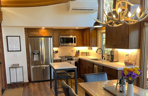 Alpine Meadows House | Alpine House - Hot Tub, Amazing Views, Dog-Friendly & Easy Ski Access