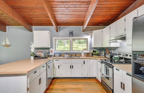 Delevan Cabin | 'Alpine House' Modern Delevan Cabin on 2 Acres