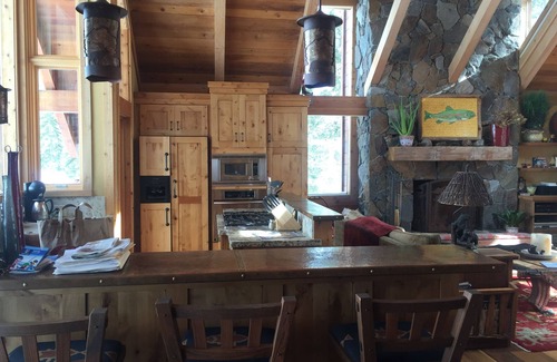 Alpine Meadows House | Alpine Meadows-Bear Creek/Palisades Tahoe/Lk Tahoe Lux Cabin- Mt Views, Hot Tub.